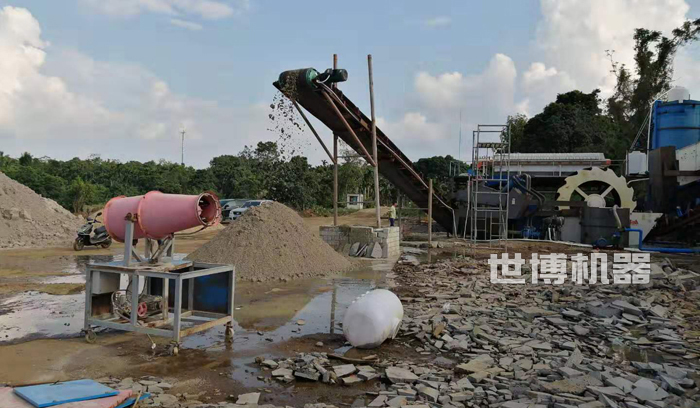 小型洗砂机工作现场