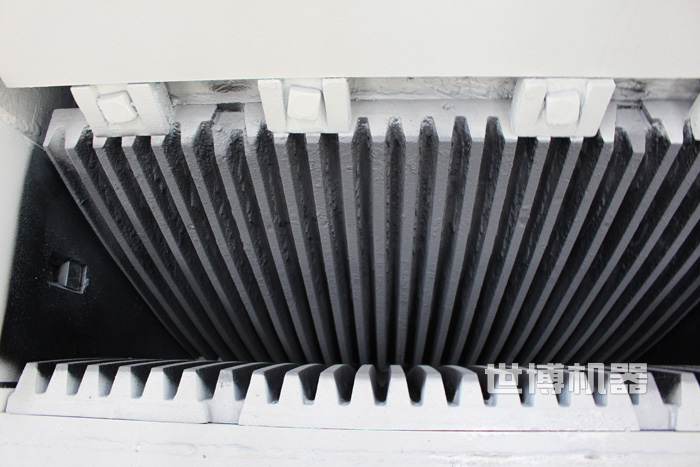 pex颚式破碎机进料口