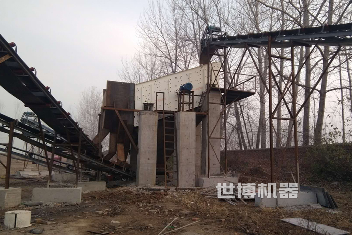 沙场振动筛筛沙机安装现场