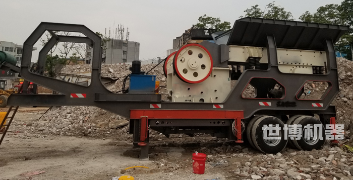 轮胎式建筑垃圾粉碎机