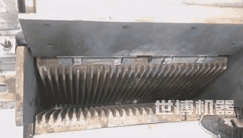 老虎口破碎机进料口演示图