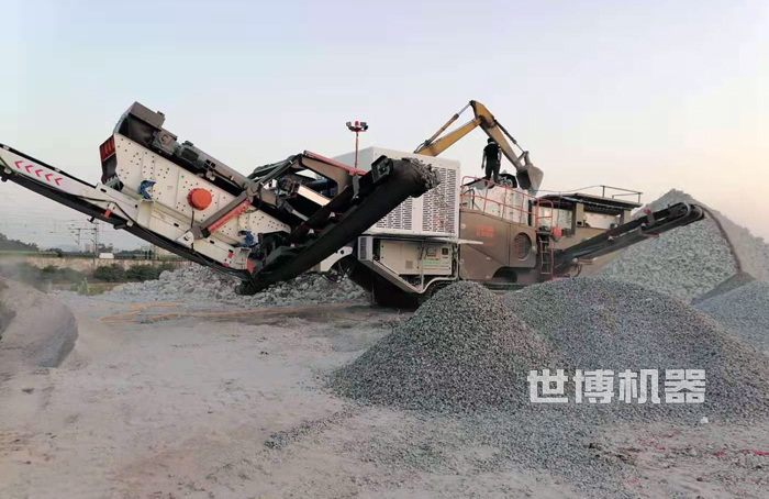 履带式破碎站破碎混凝土块回收石子