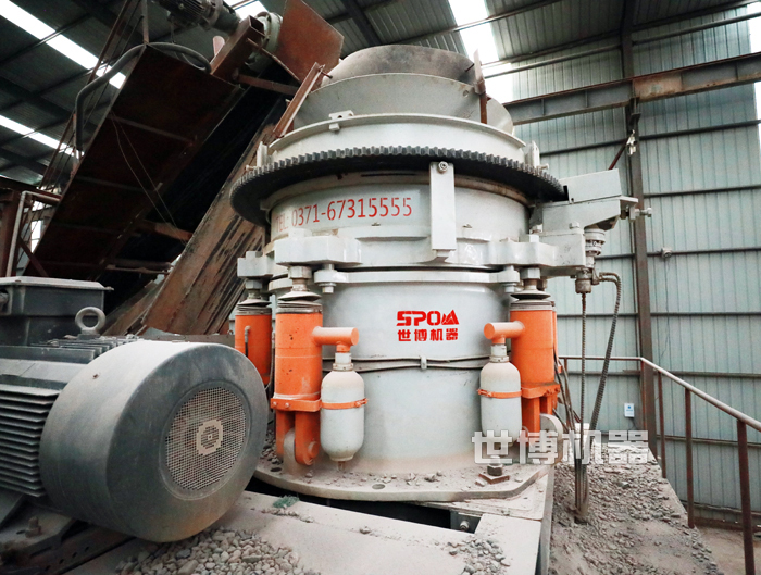 圆锥破碎机用来破碎水泥原料