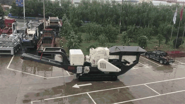 行走式破碎机厂家试车