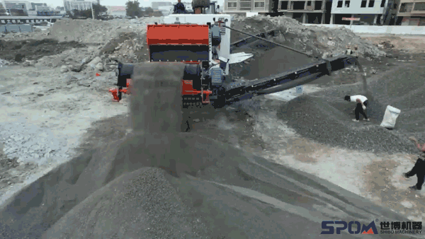 履带行走式一体破碎机LF250型工作现场