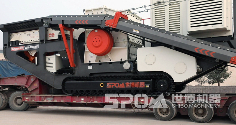 履带式破碎站装车发货中
