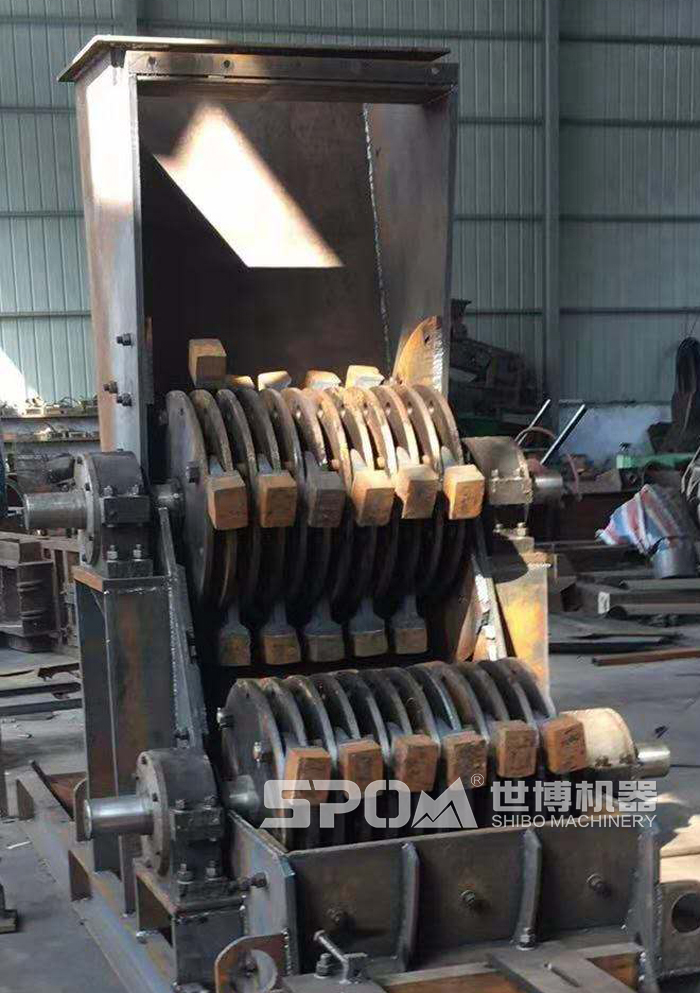 双转子甩锤式破碎机内部结构