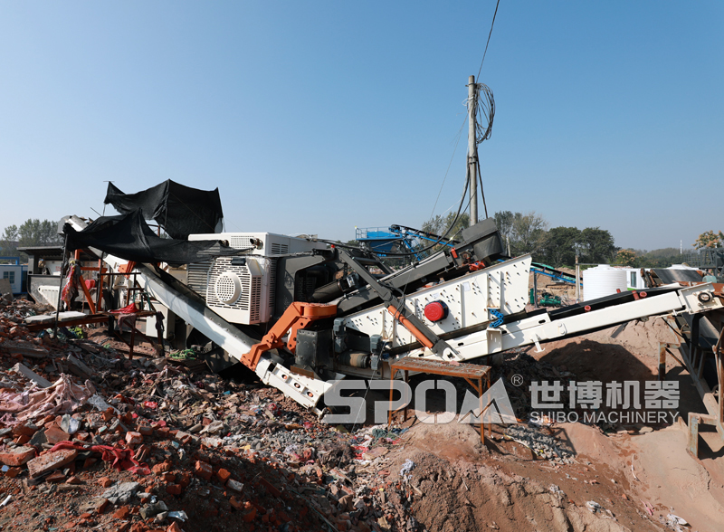 建筑垃圾破碎回收处理现场