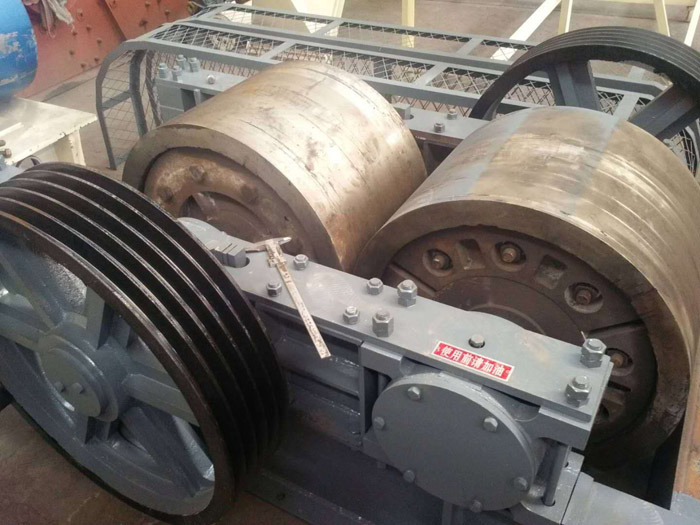 大型对辊破组装现场