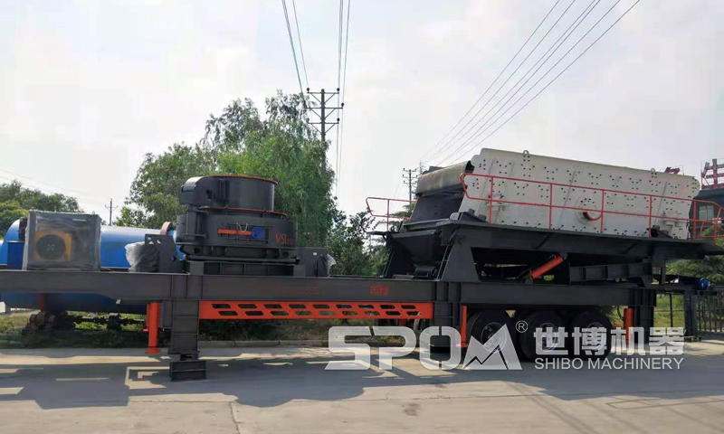 移动款冲击式破碎机