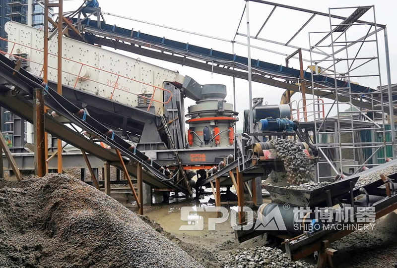 轮胎式破碎站破碎建筑垃圾现场