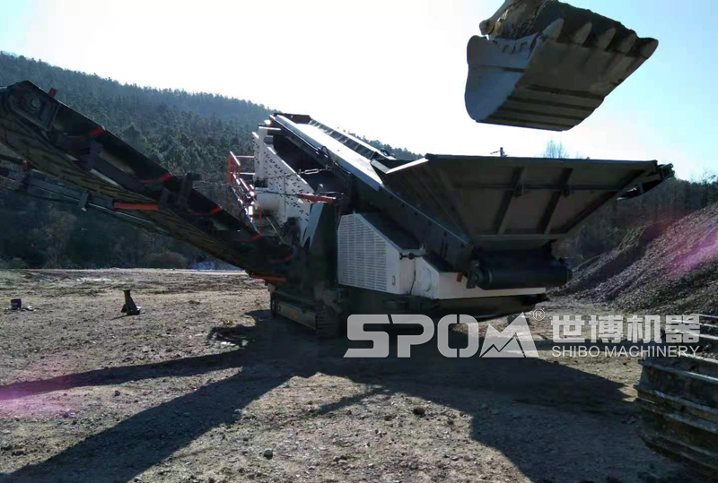 履带移动式筛分机